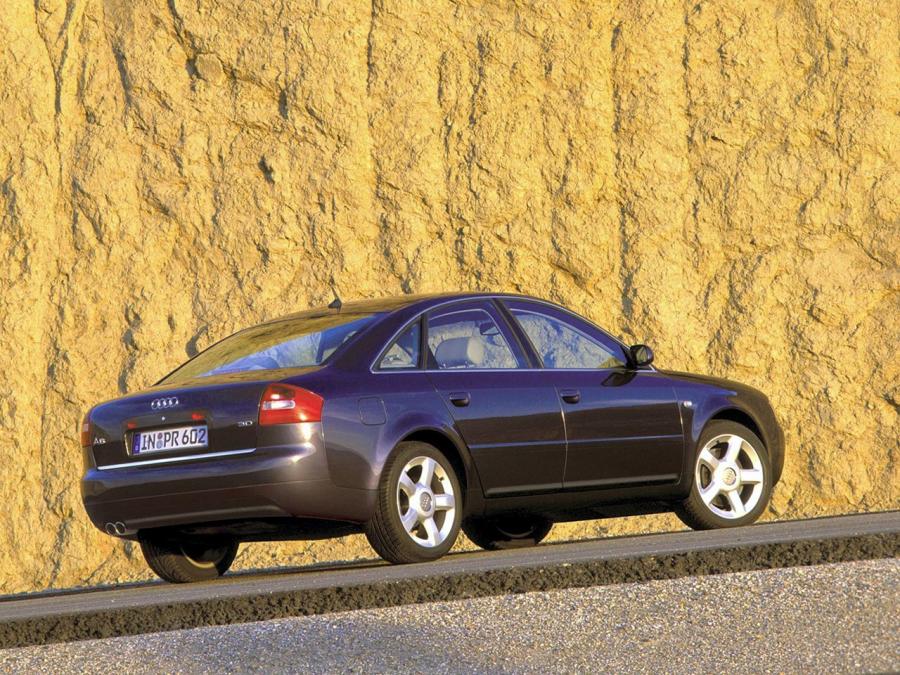  Audi A6 3.0 Sedan (4B, C5) 2001 года  (фото 15 из 17)